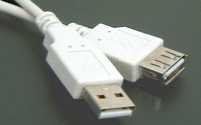  أنواع منافذ USB والفرق بين الألوان الخاصة بها  P_19819hey42